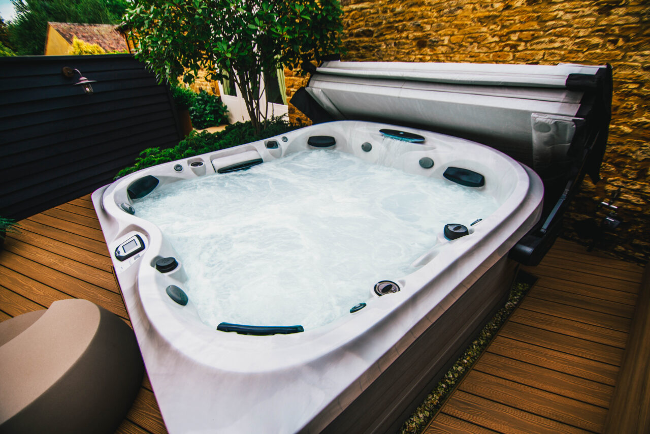 Jacuzzi®J435™ ExDisplay Hot Tub Oyster Pools & Hot Tubs Wales