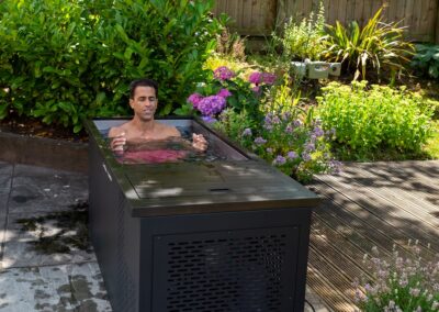 Chill Tub Ice Bath Stainless Steel + Teak + Aluminium, Garden Patio, man enjoy